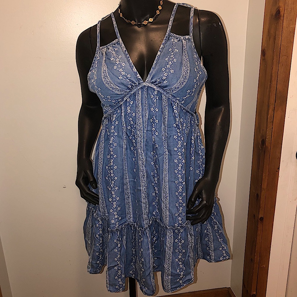 NWT—GB cutout dress